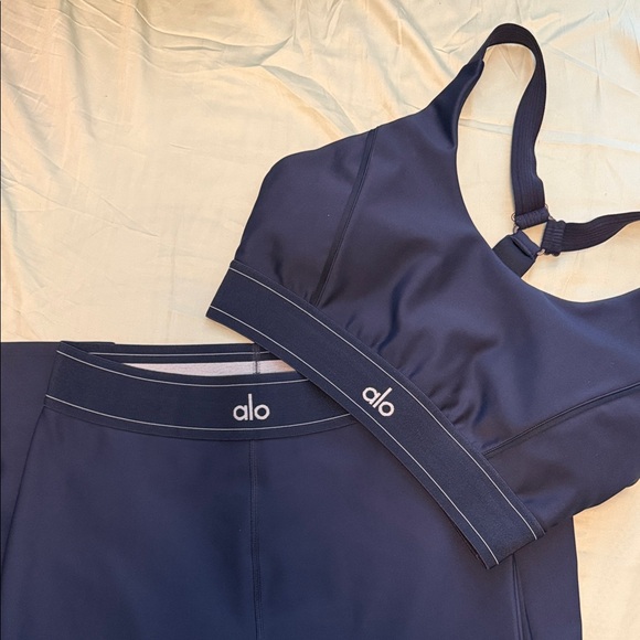 ALO Yoga Pants - ALO Yoga Airlift Suit Up Set - Navy - Sports Bra & Leggings